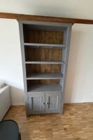 Bücherregal