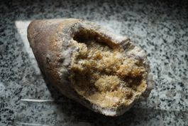 Kappen Honigcalcit Grosse Stück   Räumung Topstone