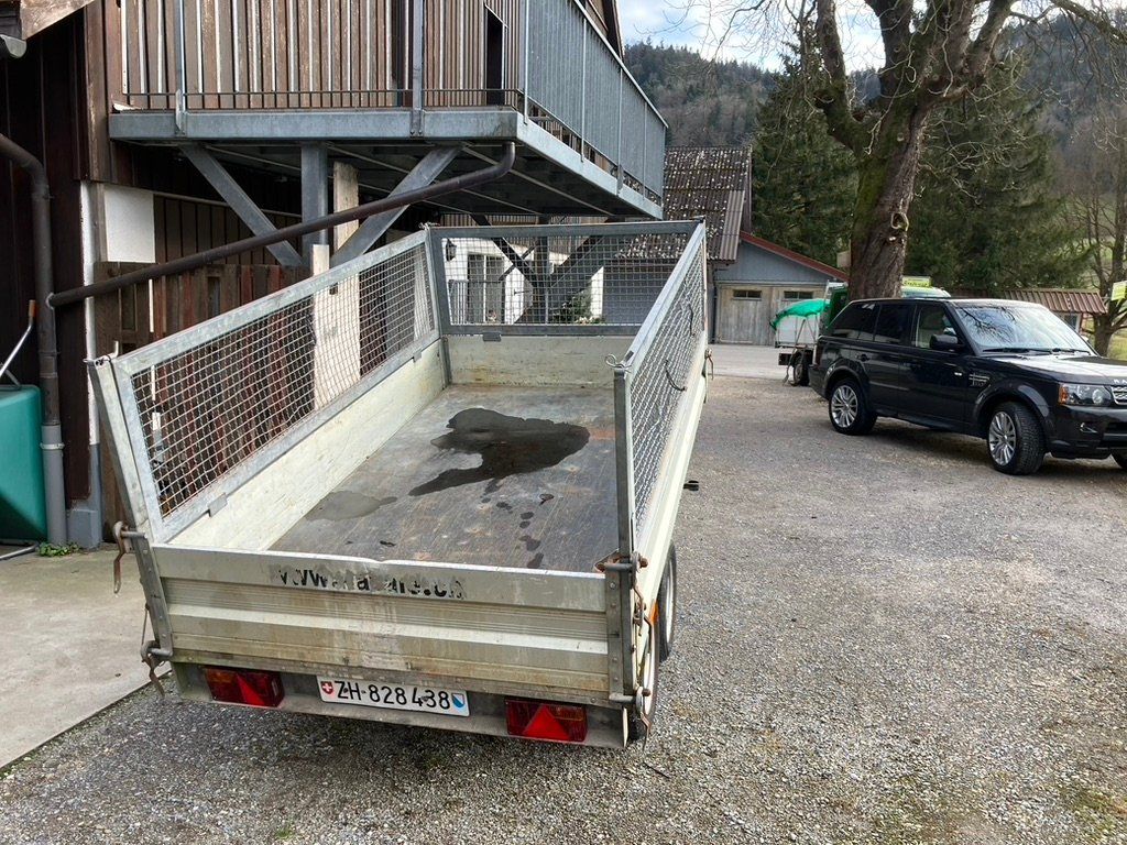 Camions-bennes: Doppelachs Kippanhänger – D'occasion à Turbenthal par Navale 1