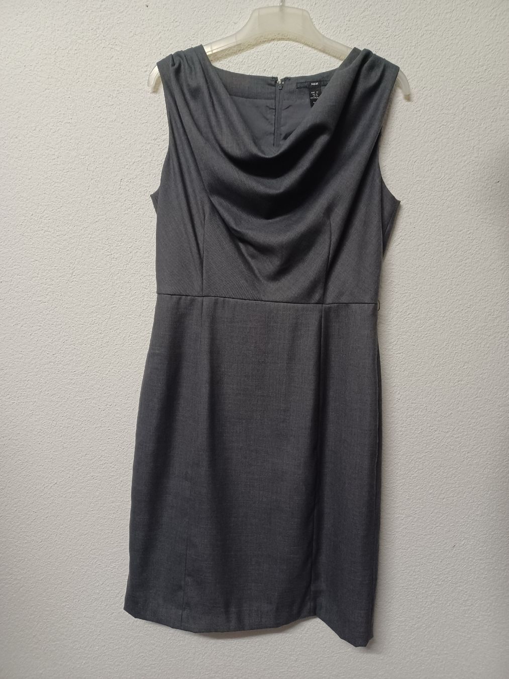 H&M Vestiti: Schönes Etui Kleid Gr.42 – Nuovo (secondo la descrizione) da Luzern venduto da GoSecond