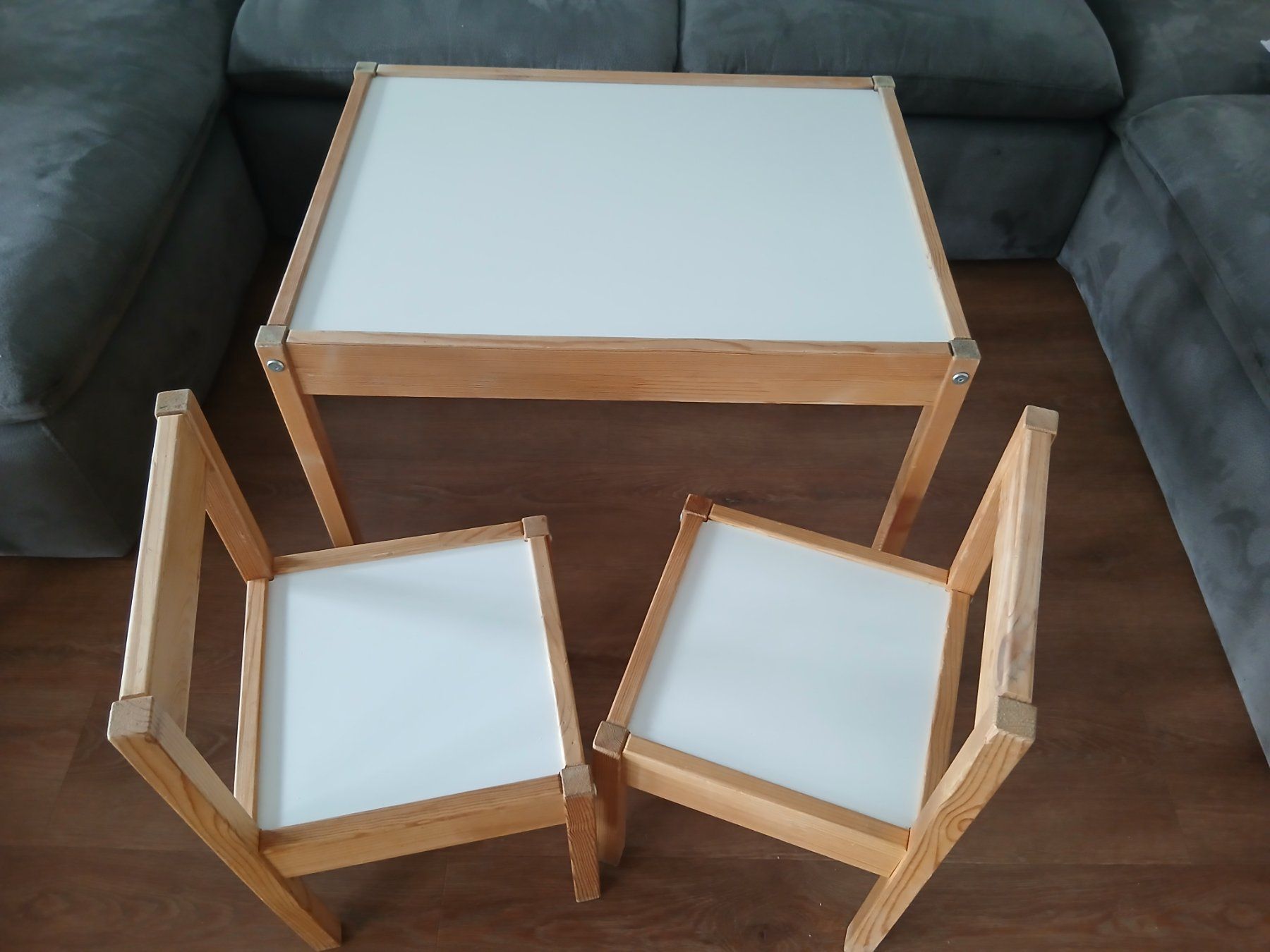 Ikea Tables: Kindertisch mit Stühlen von IKEA – D'occasion à Bronschhofen par magda_m 1