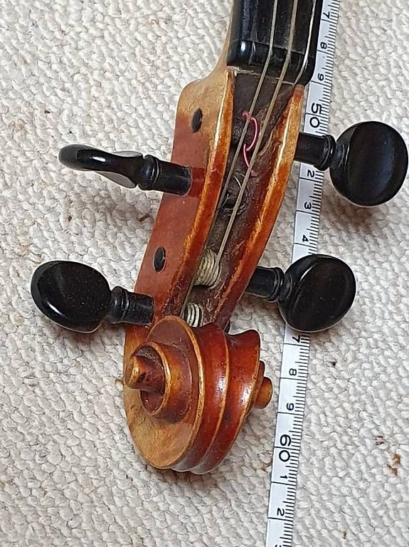 Musikinstrumente: Violine 60cm Lang – Gebraucht aus Schwyz von Marhin 3