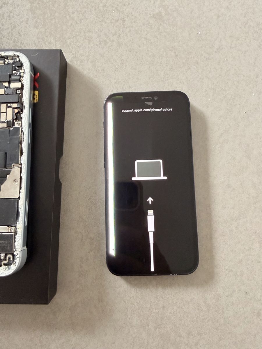 Apple Telefoni cellulari / Smartphones: iPhone 15 + 12 mini – Difettoso da Pully venduto da Valoudu42 3