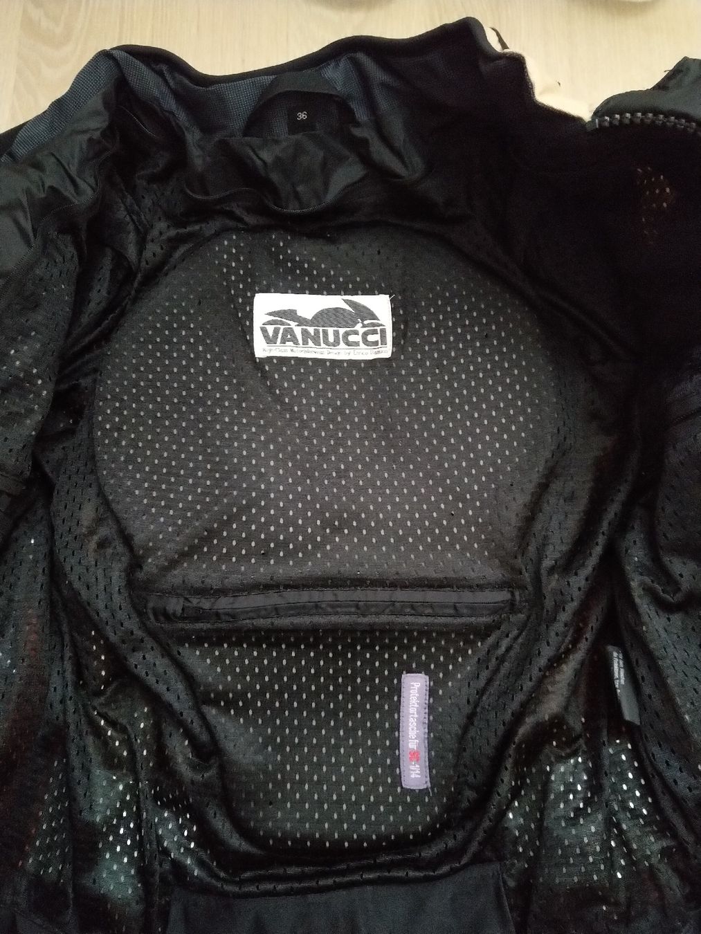 Lotti di vestiti: Vanucci Damen 2-Teiler Kombi – Usato da Naters venduto da oks_6rfv 6