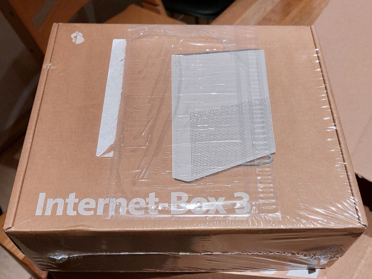 Swisscom Modems & Routeurs: Swisscom Internet-Box 3 – Neuf avec emballage d'origine à Zizers par Buab