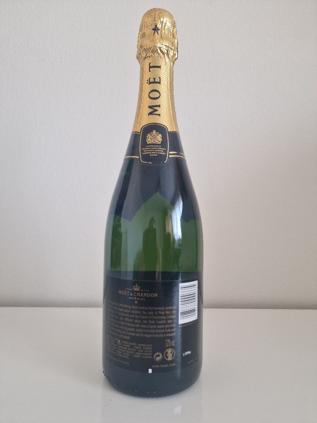 Moet Wein: Moët & Chandon Impérial Brut Champagner – Neu und originalverpackt aus Plaffeien von Rena88 1