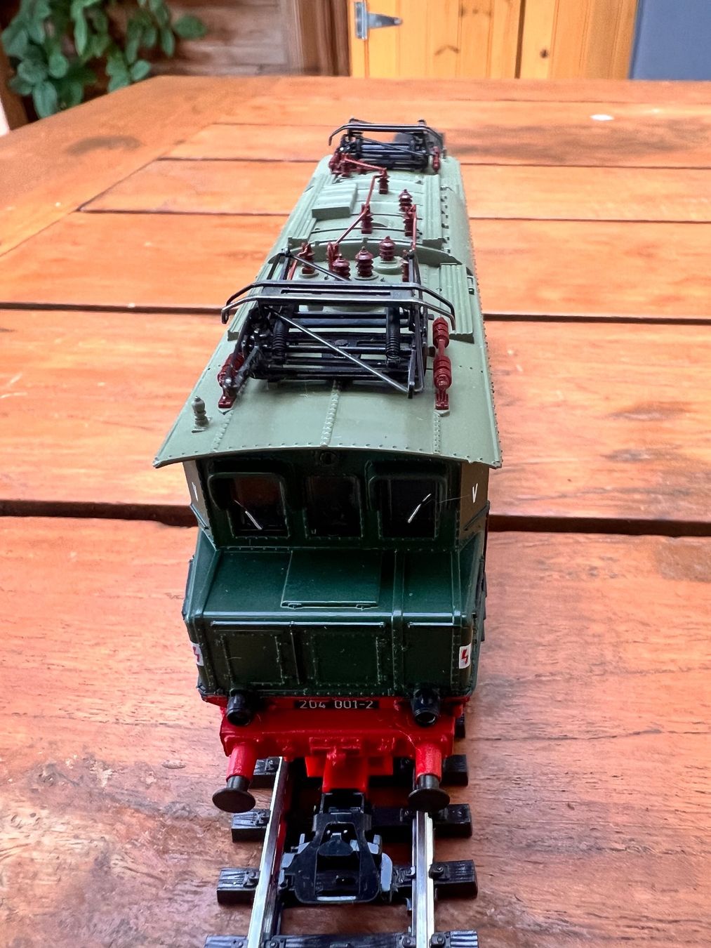 Märklin Modellini di ferrovie: DR-E-Lok BR E 204  Märklin 3449 H0 – Nuovo e nell'imballaggio originale da Gelterkinden venduto da Railroader 4