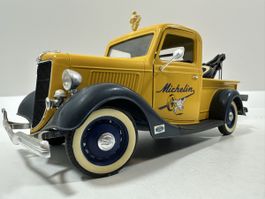 Ford V8 Pickup 1:18 Michelin, gelb-blau, SOLIDO