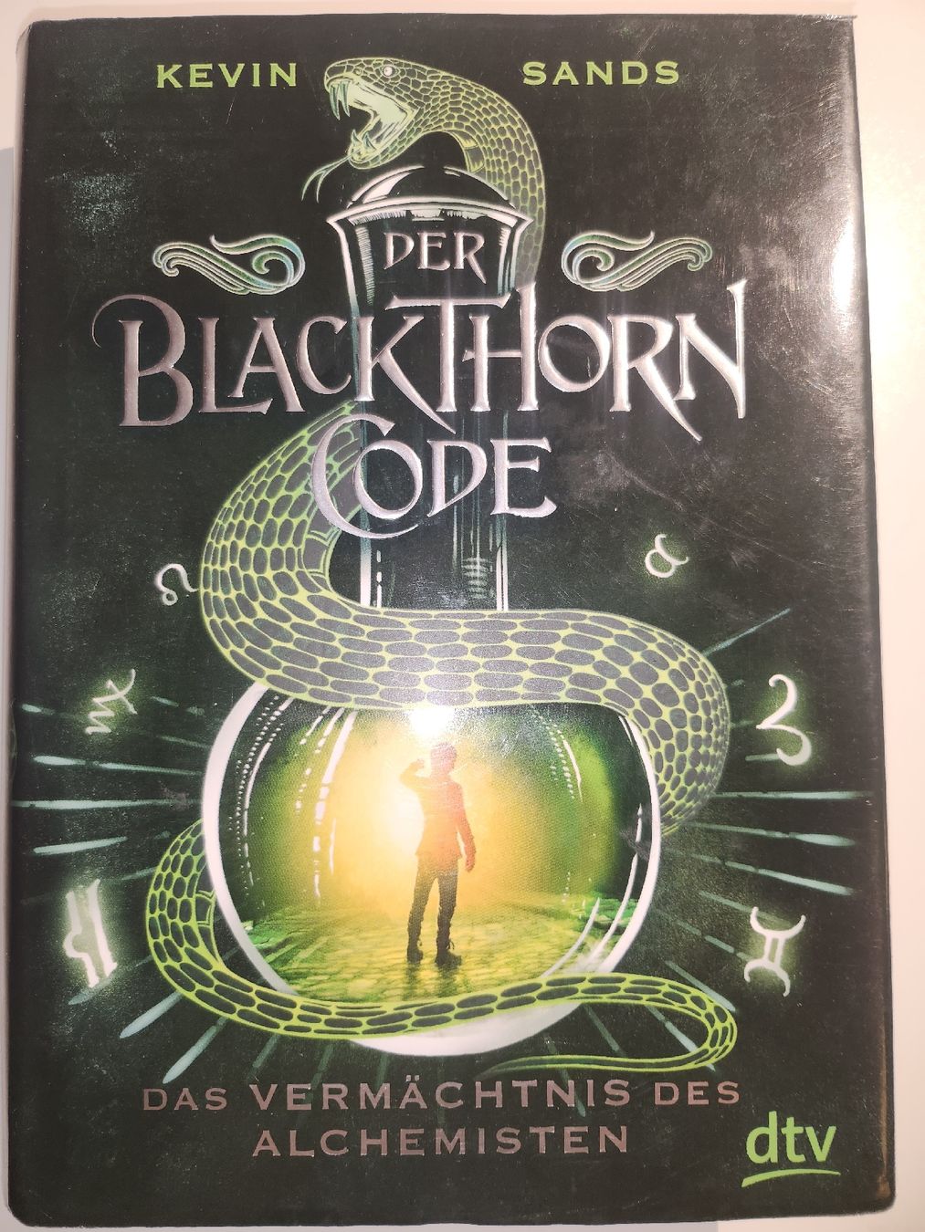 Bücher: Blackthorn Code - Das Vermächtnis des Alchemisten – Gebraucht aus Dietikon von Buchantiqdietikon