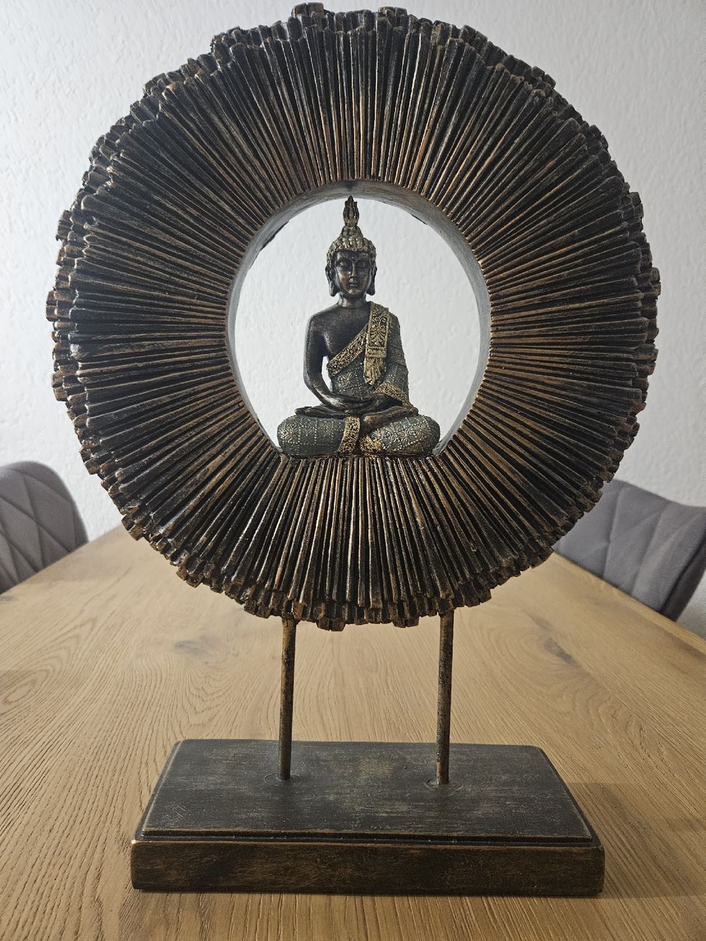 Sculture & Statue: Buddha Figur im Kreis Dekoobjekt – Nuovo (secondo la descrizione) da Rickenbach venduto da gro_gq9f