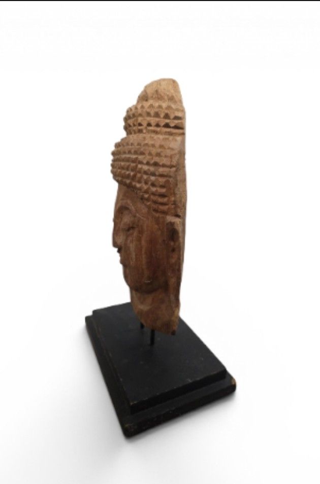 Statuette: Tete de Boudha esculptee en bois de tec – Usato da Vernier venduto da 19pigments 1