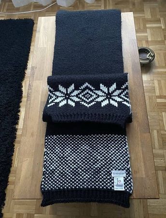 Hochwertiger Moncler Schal, Schwarz/Weiß, Made in Italy