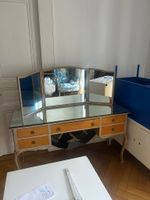 Coiffeuse avec miroir et tiroirs à retirer à Genève 