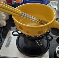 Käse-Fondue Set mit Teller+Gabel Keramik, gelb, Neuwertig!