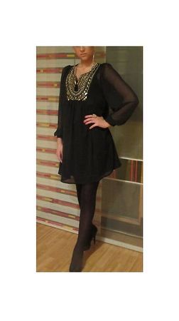 schwarzes Kleid