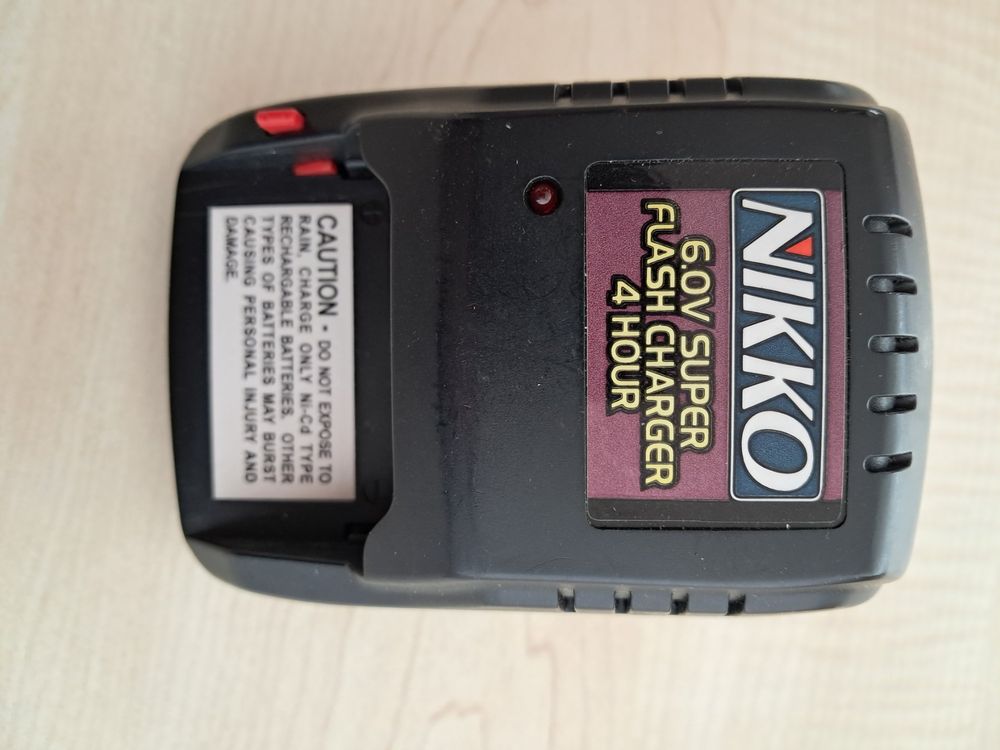 CHARGEUR BATTERIE NIKKO 6.0V NiCd 4 heures modèle 1764B EUR 8,33