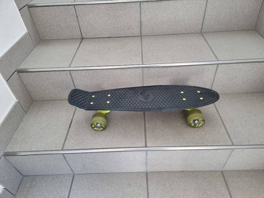 Skateboards: Skateboard per bambini – Usato da Besazio venduto da van_59y2 1