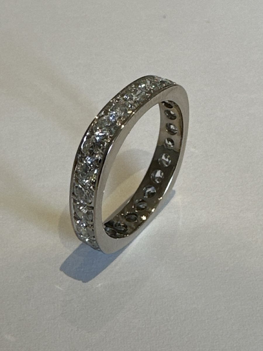 Ringe: ring 750/18ct. 3.93gr. G56, 24diamanten – Gebraucht aus Baar von julupa10