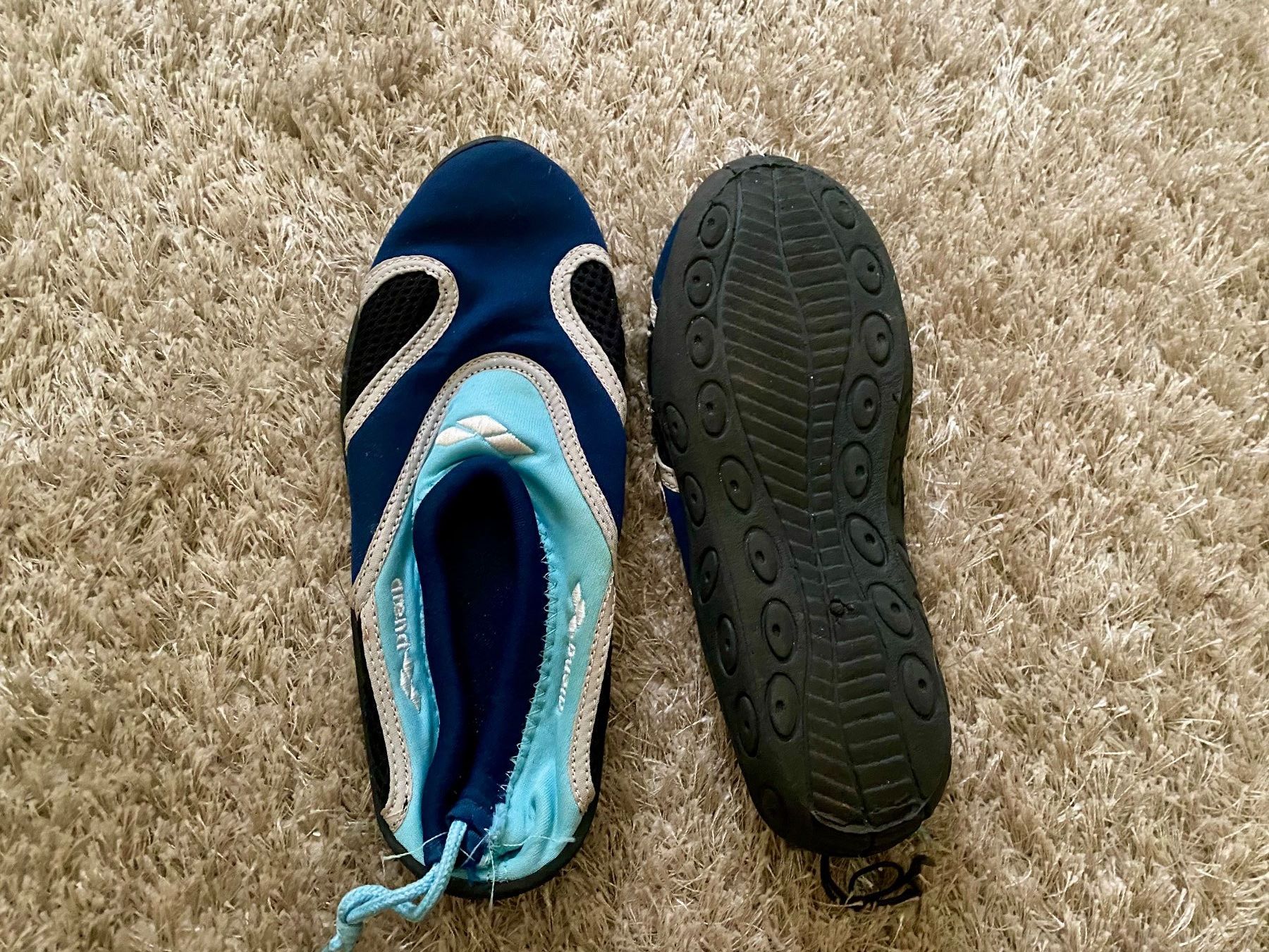 Arena Scarpe da uomo: Schwimmschuhe Gr. 37 Arena – Usato da Fribourg venduto da geraldine132 1