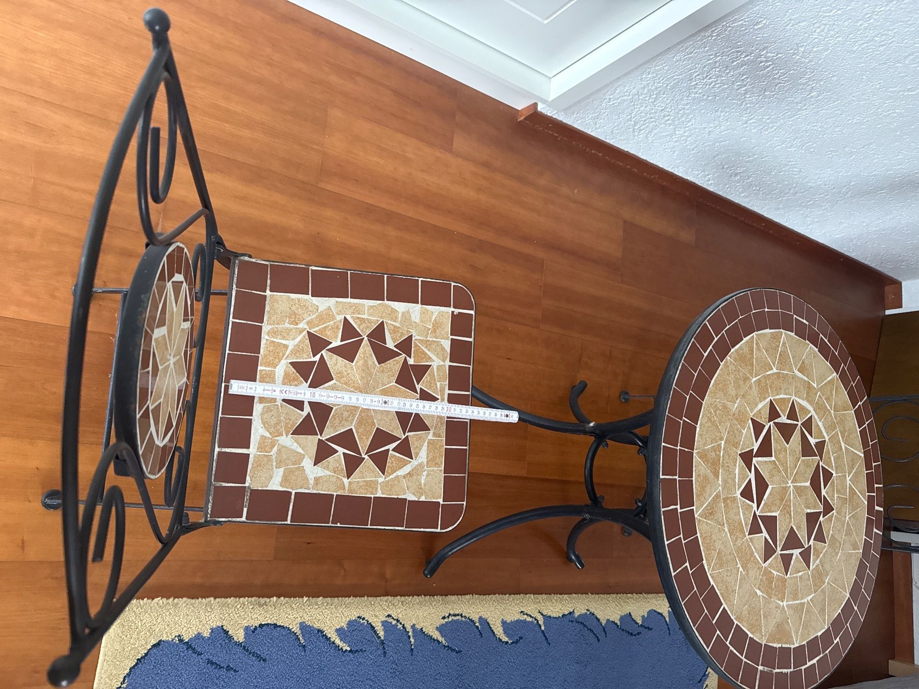 Set di tavolo e panche: Mosaik Gartentisch Bistroset mit 2 Stühlen – Usato da Thalwil venduto da vernasm 3