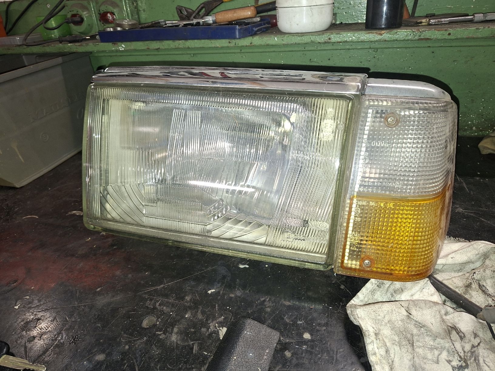 Volvo Fari: Volvo 240 Scheinwerfer links – Usato da Ermensee venduto da volvo-Turbo