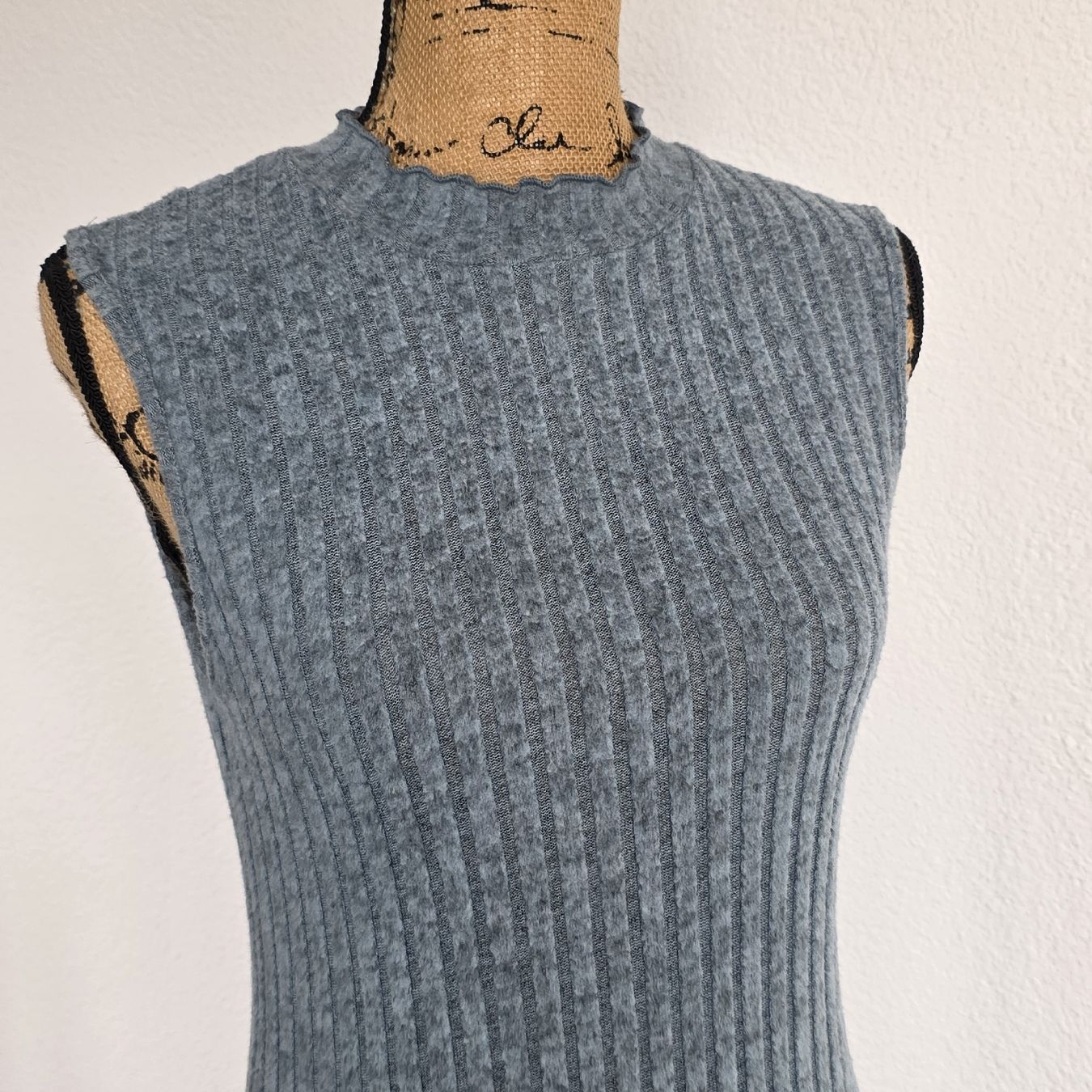Vestiti: Geripptes Strickkleid Gr. 36/S – Nuovo (secondo la descrizione) da Rheinsulz venduto da Gilea 1