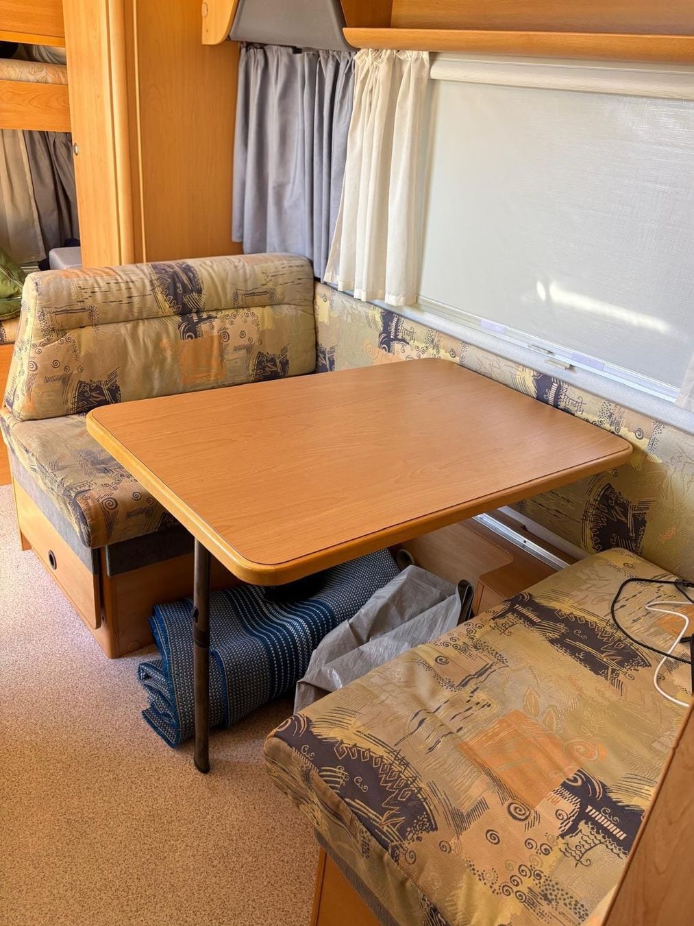 Knaus Veicoli da campeggio: Wohnwagen Knaus Südwind 500 mit Mover – Usato da Dietlikon venduto da afh65 7