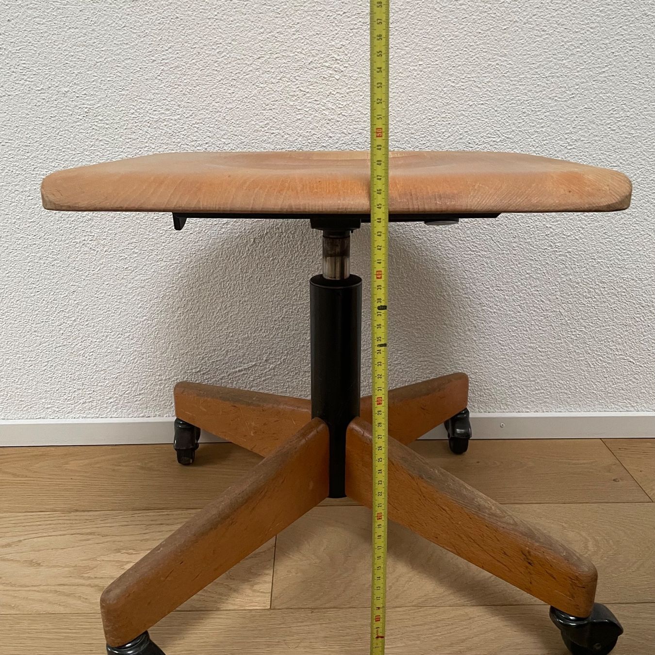 Giroflex Hocker: Drehhocker Hocker Werkstattstuhl Giroflex – Gebraucht aus Aarburg von Qin3ze 1