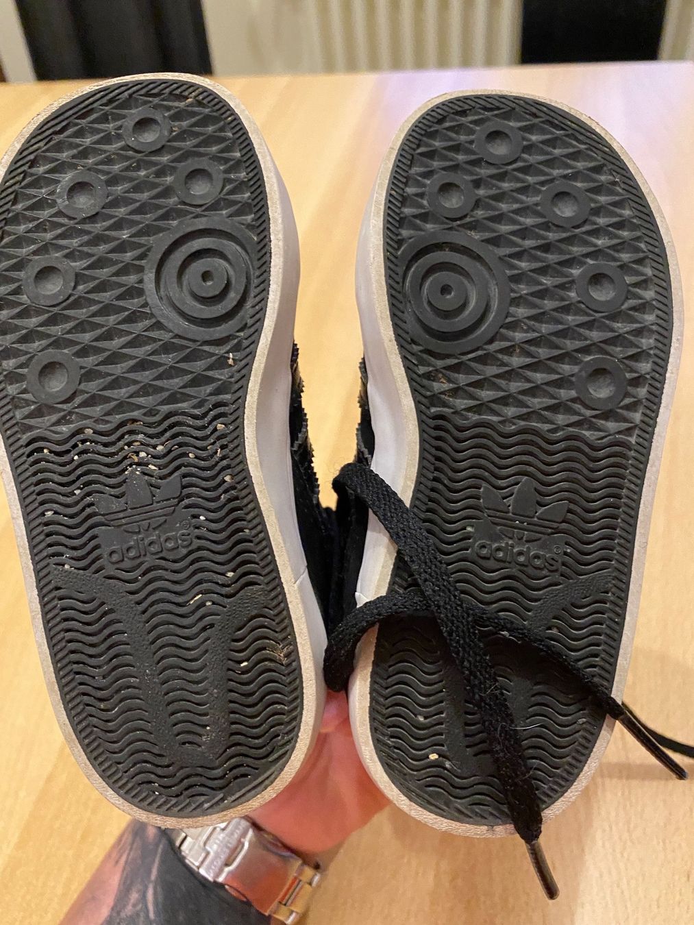 Adidas Scarpe da uomo: Basket Adidas unisex T.23,5 – Usato da Le Brassus venduto da lionete02 4