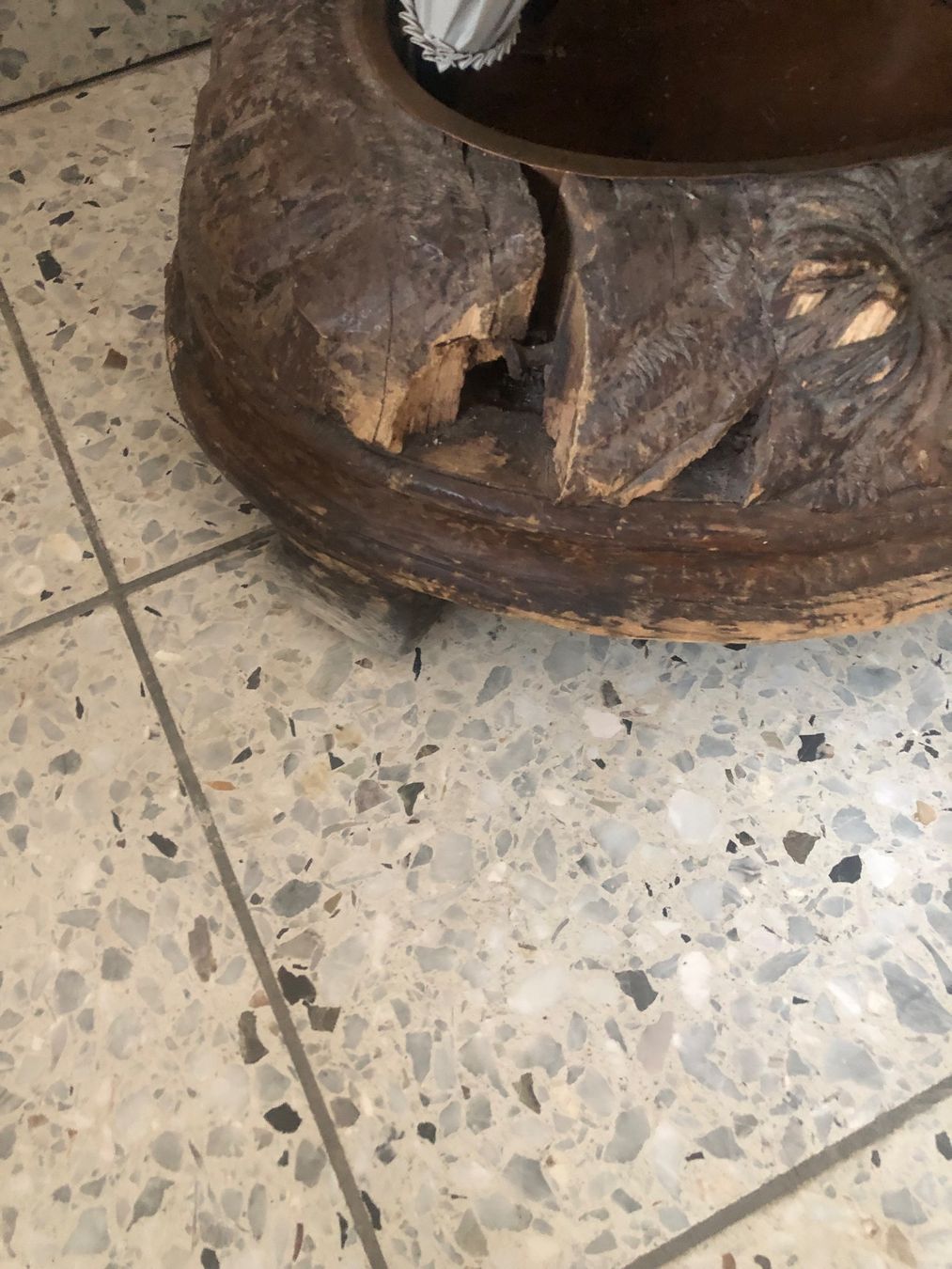 Guardaroba: Antike Garderobe/Schirmständer Brienzer Bär – Usato da Thun venduto da Kaethi3 2