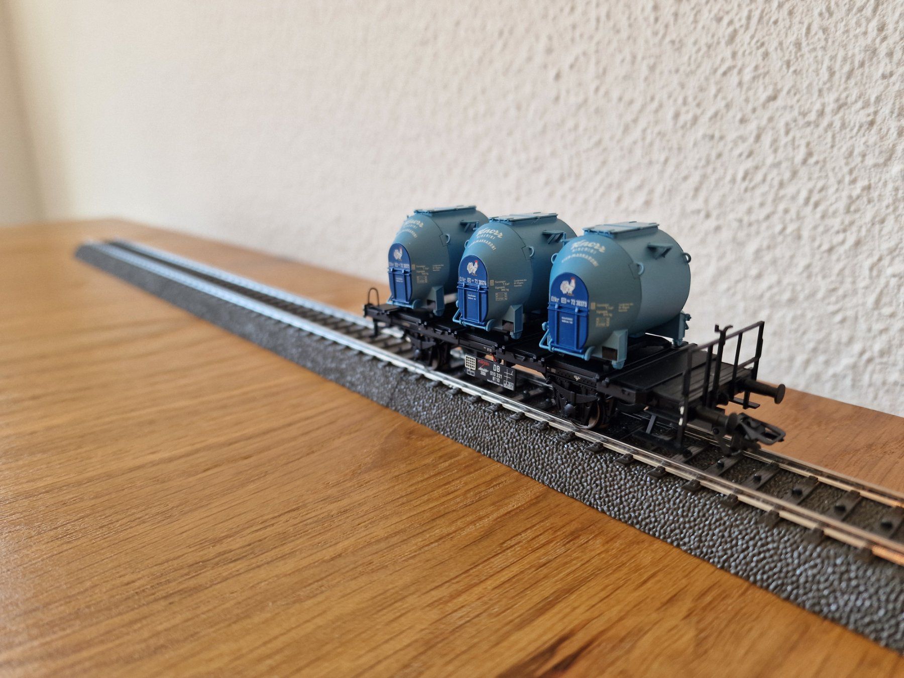 Märklin Modellini di ferrovie: DB Güterwagen Knorr H0 – Usato da Matten b. Interlaken venduto da lor_hr9w 2