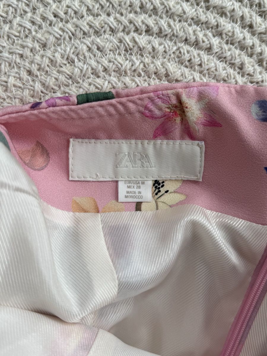 Zara Robes: Corsage Kleid pink Blumenmuster – Neuf avec emballage d'origine à zürich par Bailey17 5