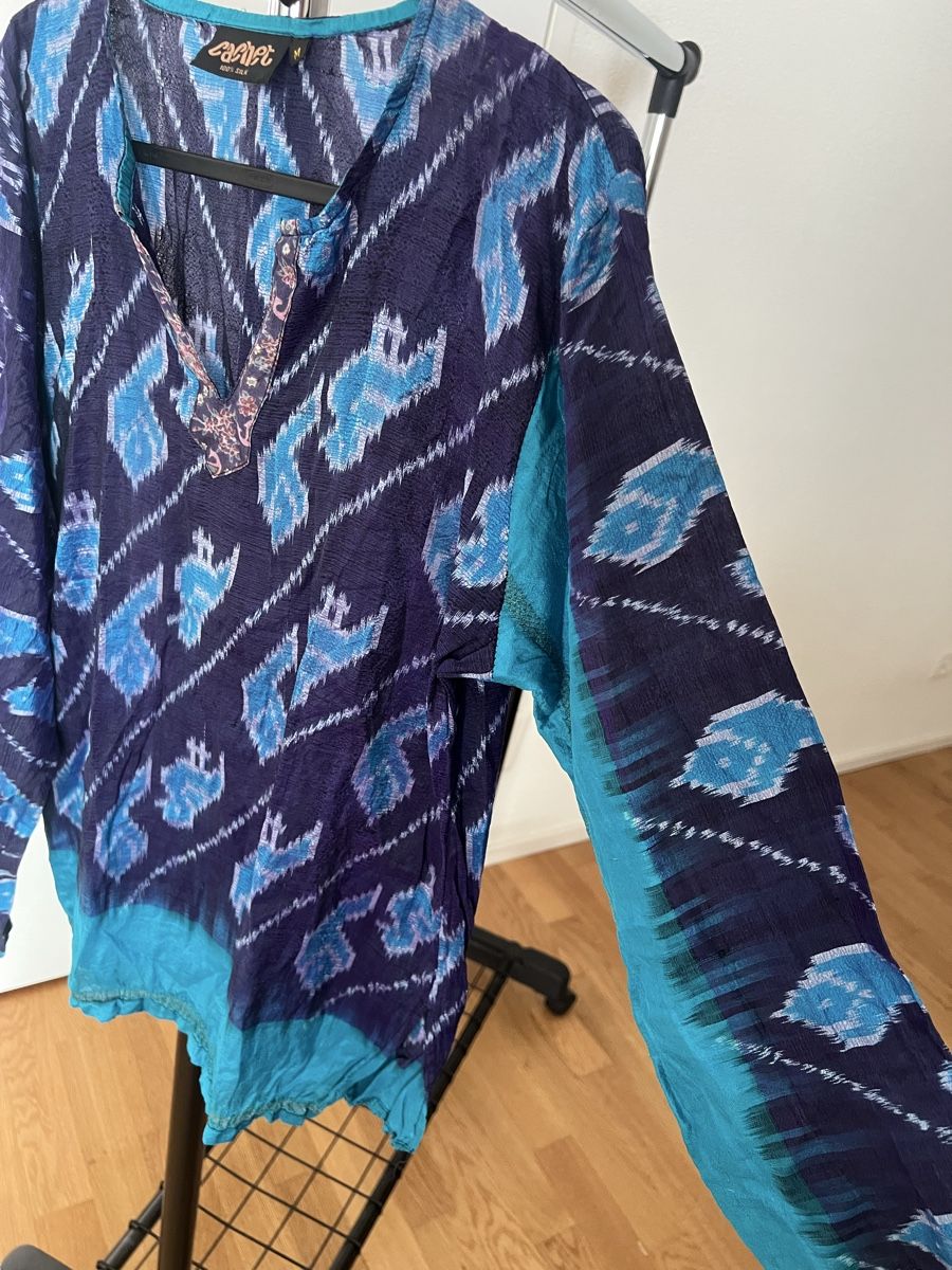 Camicette: Cachet Seidenbluse, Grösse M, blau gemustert – Usato da Langenthal venduto da ivet7 4