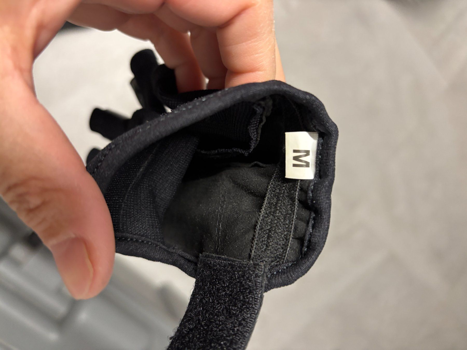Handschuhe & Handstulpen: Gants Mighty Grip Pro Track noirs taille M – Gebraucht aus Salvenach von gwenwywar 2