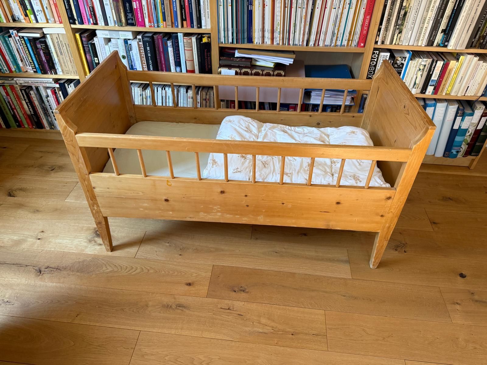 Lits: Kinderbett Biedermeier – D'occasion à Wangen ZH par MarianneMunz 4