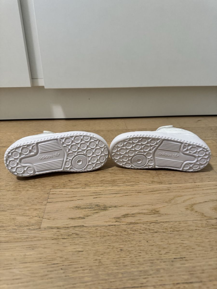 Adidas Scarpe per ragazzi: Kinderschuh Adidas Gr.22 – Usato da Bottmingen venduto da Giamonda88 2