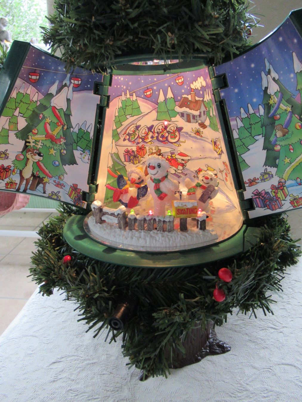 Tutte le decorazioni: Motion Activated Animated Xmas tree very rare – Usato da Trimbach venduto da donlyn 3