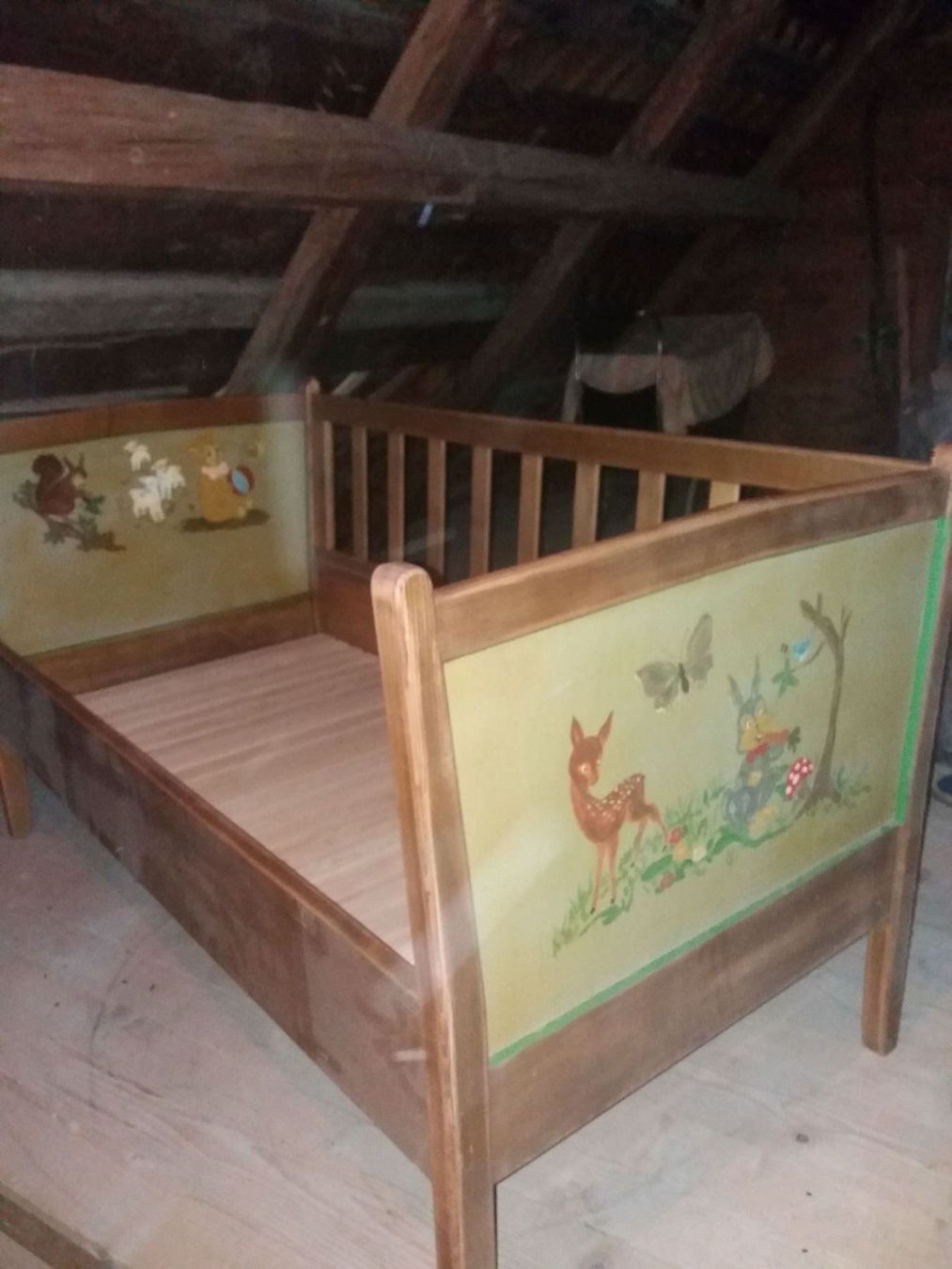 Betten: Kinderbett mit Malerei+passende Matratze – Gebraucht aus Krummenau von apuscha30