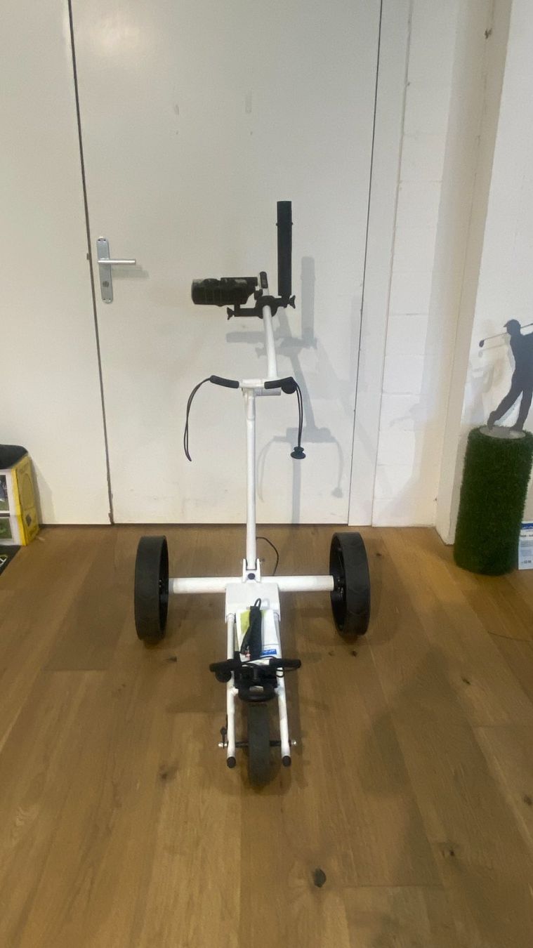At-Hena Trolleys: at-hena Elektro Golf Trolley PACE weiss – Gebraucht aus Dietikon von at-hena 1
