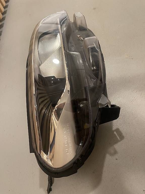 Scheinwerfer: Original Peugeot Traveller Frontscheinwerfer  – Gebraucht aus Rothenfluh von Lucio.S01 1