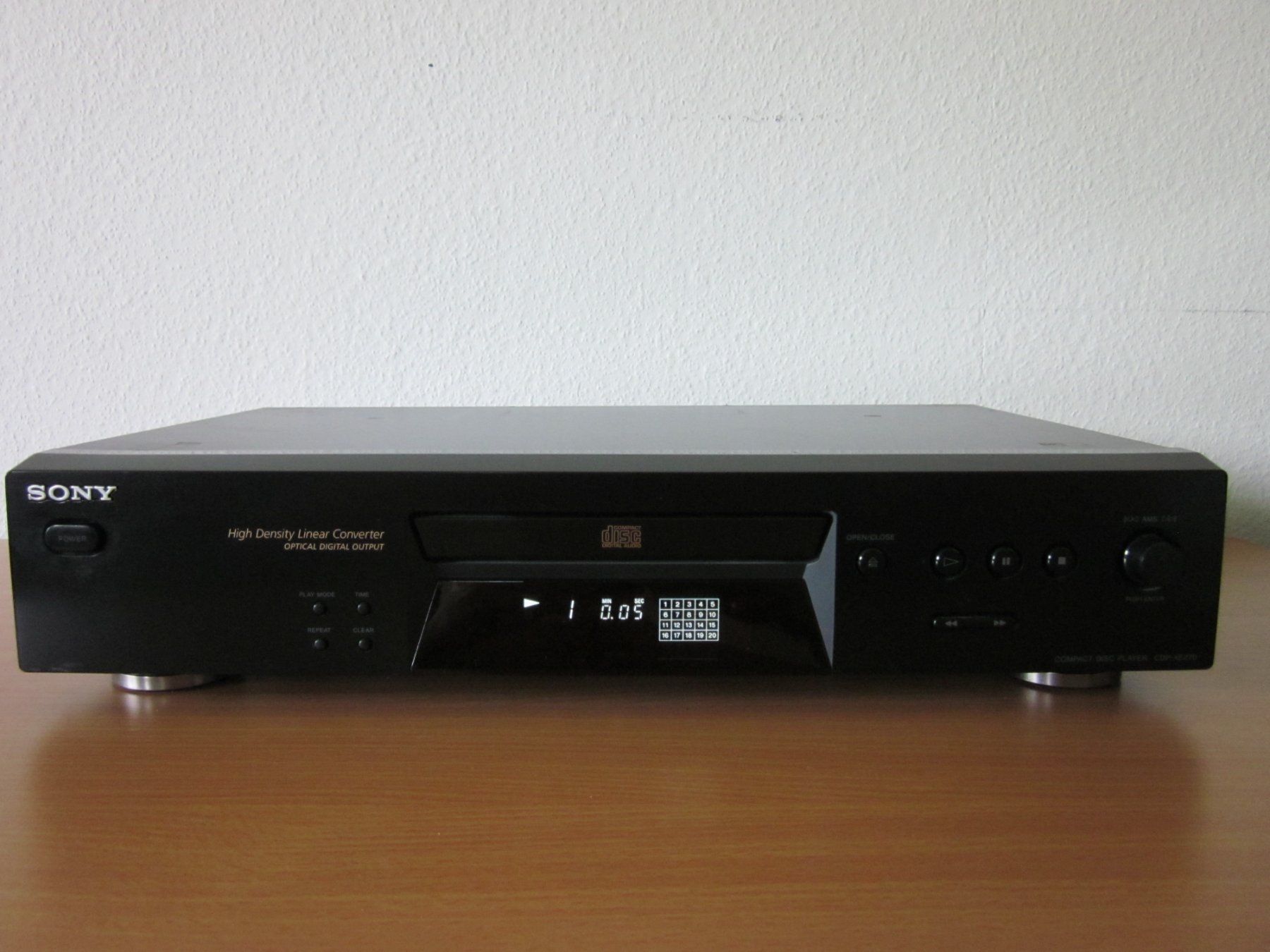 Sony Lettore multimediale & Streamer: Sony CDP-XE270 (Lecteur de CD) – Usato da Epalinges venduto da Batis82