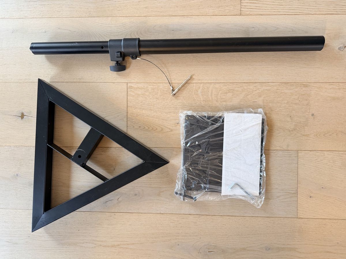 Supporti a parete: 1x Support enceinte ou projecteur, robuste, hauteur réglable – Usato da Nidau venduto da ym_fevrier 1