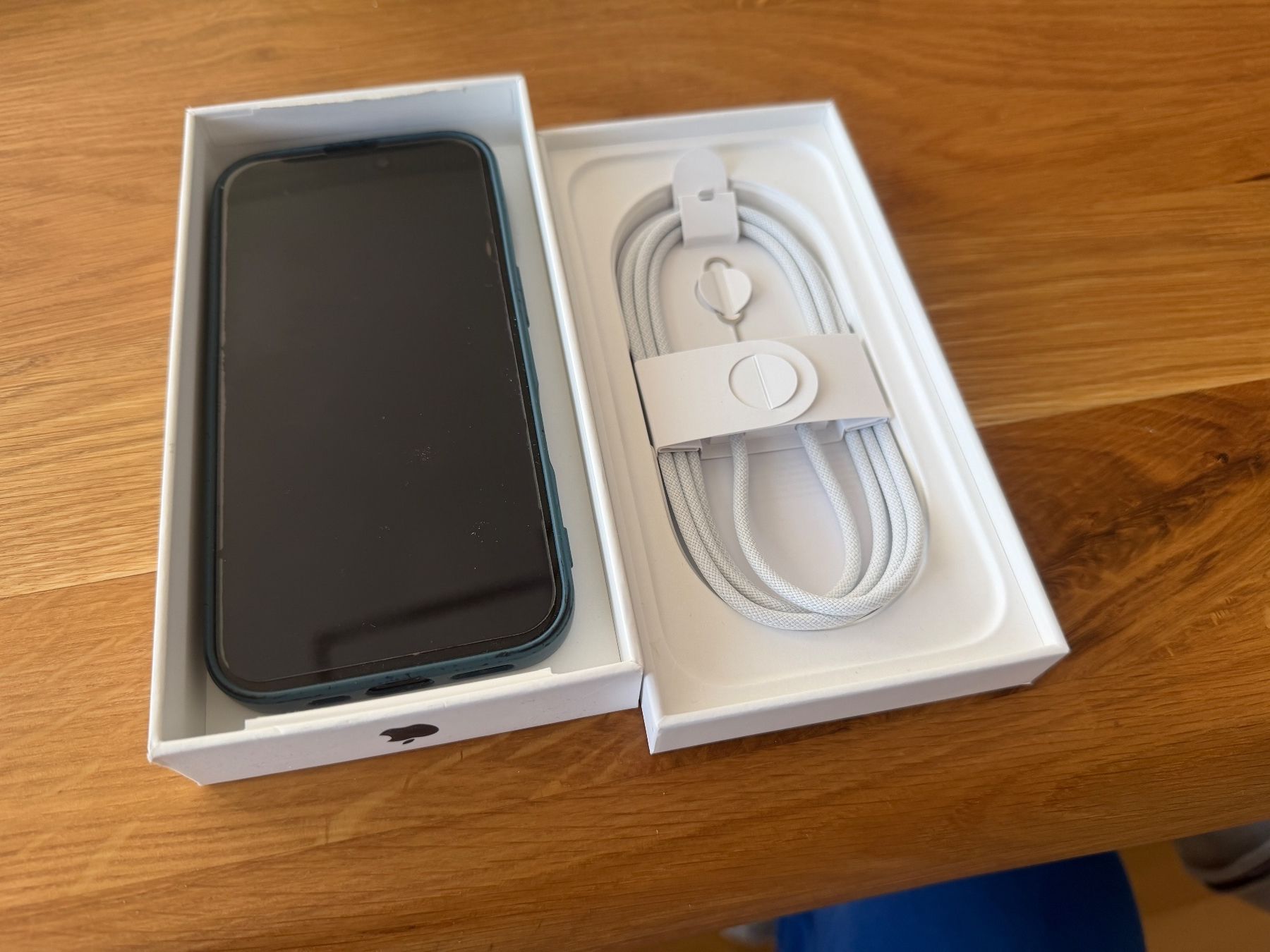 Apple Telefoni cellulari / Smartphones: iPhone 16, 128 GB, Schwarz – Usato da Burgdorf venduto da Shawndx 1
