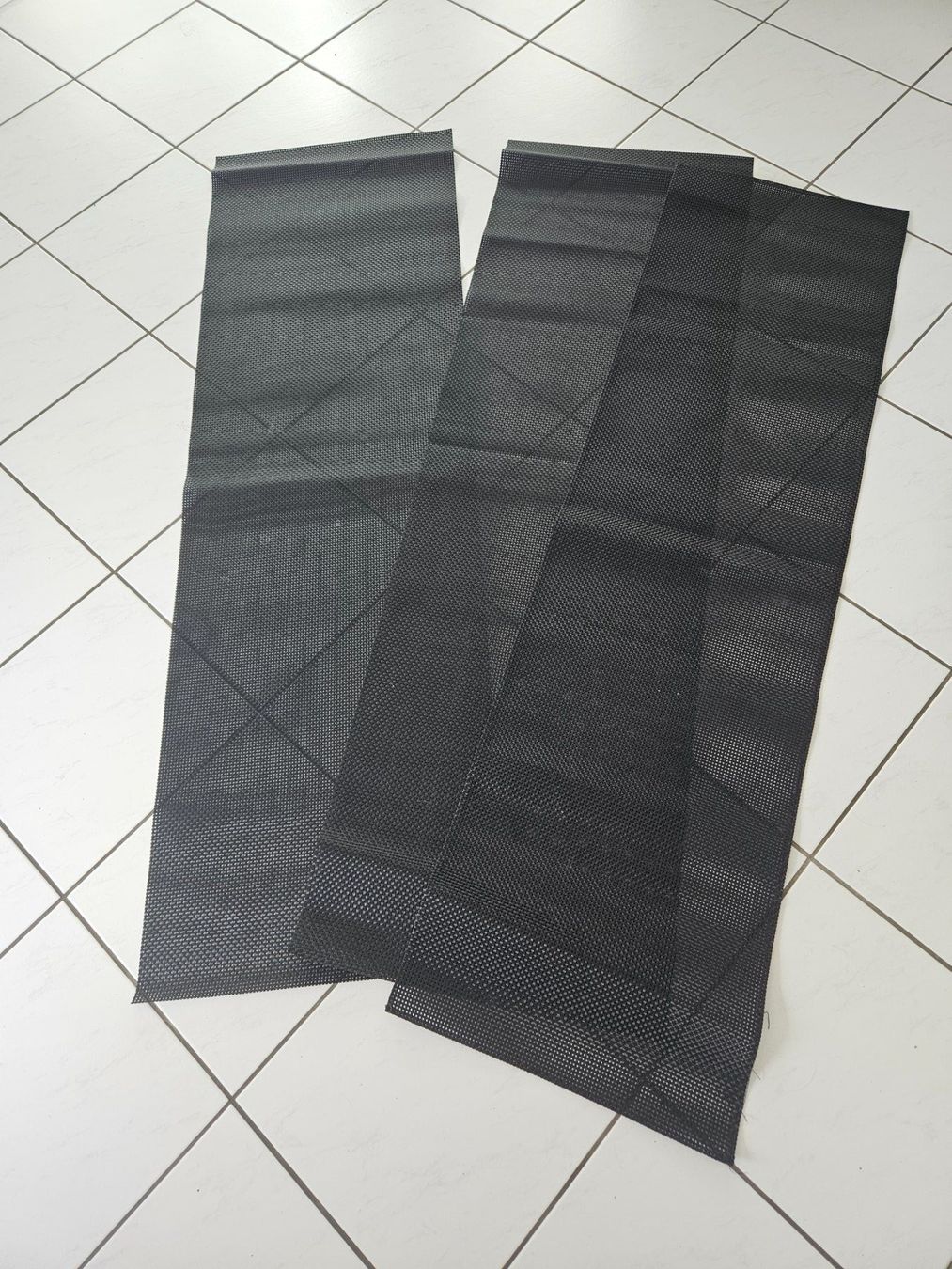 Set di tavolo e panche: Tischläufer / Tischset schwarz – Usato da Steinhausen venduto da Maria-Teresa.Ehrler