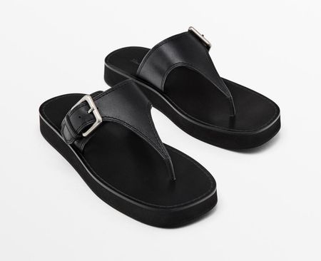New Massimo Dutti Sandalen mit Platform schwarz 2025