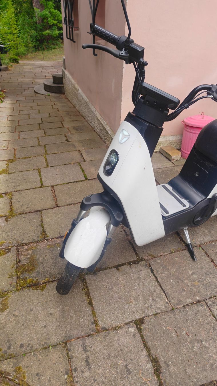 Yadea Scooters: Yadea V7 E‑Roller / E‑Scooter, 2’998 km – Gebraucht aus Schaffhausen von cam_5yql