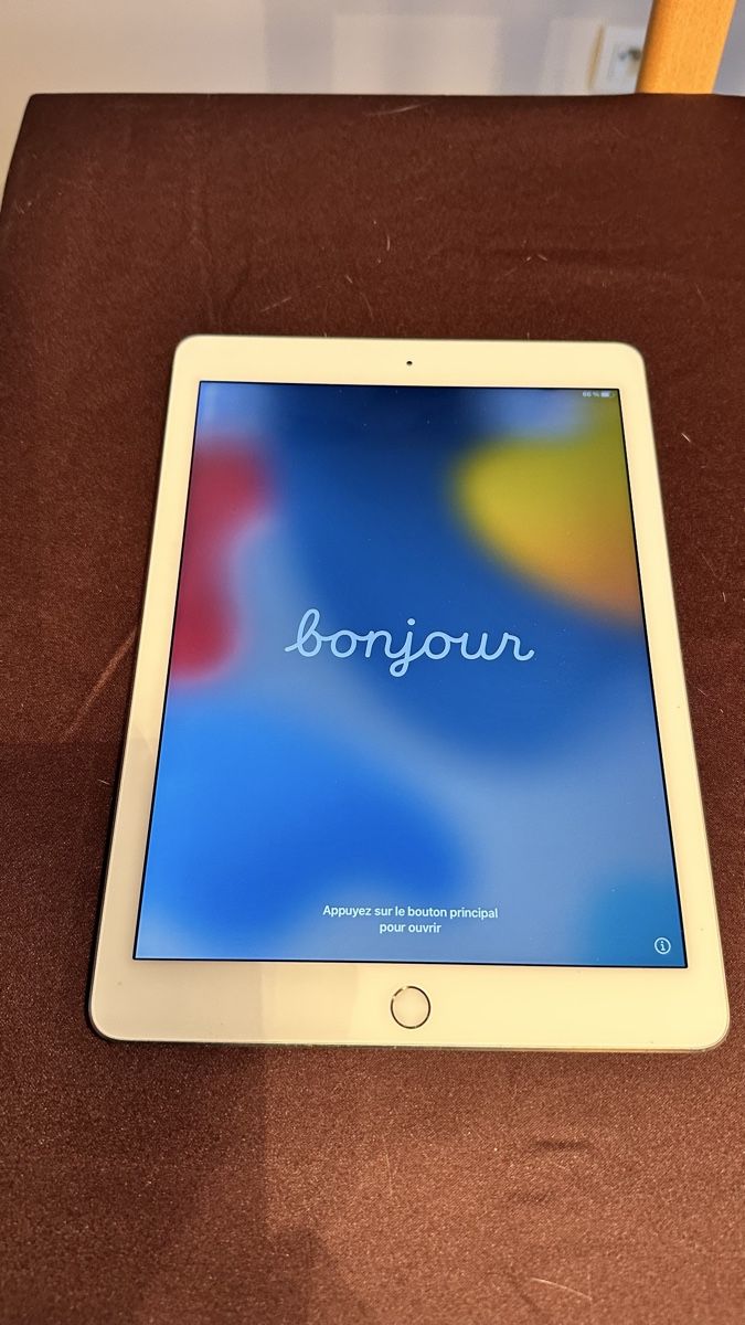 Apple Tablettes PC: iPad Air 2 16Go Wifi – D'occasion à MEYRIN par Allegro2022