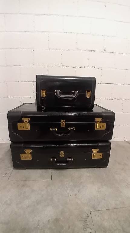 Prada Reisekoffer: 3 Vintage Prada Koffer – Gebraucht aus Schwerzenbach von Aura888
