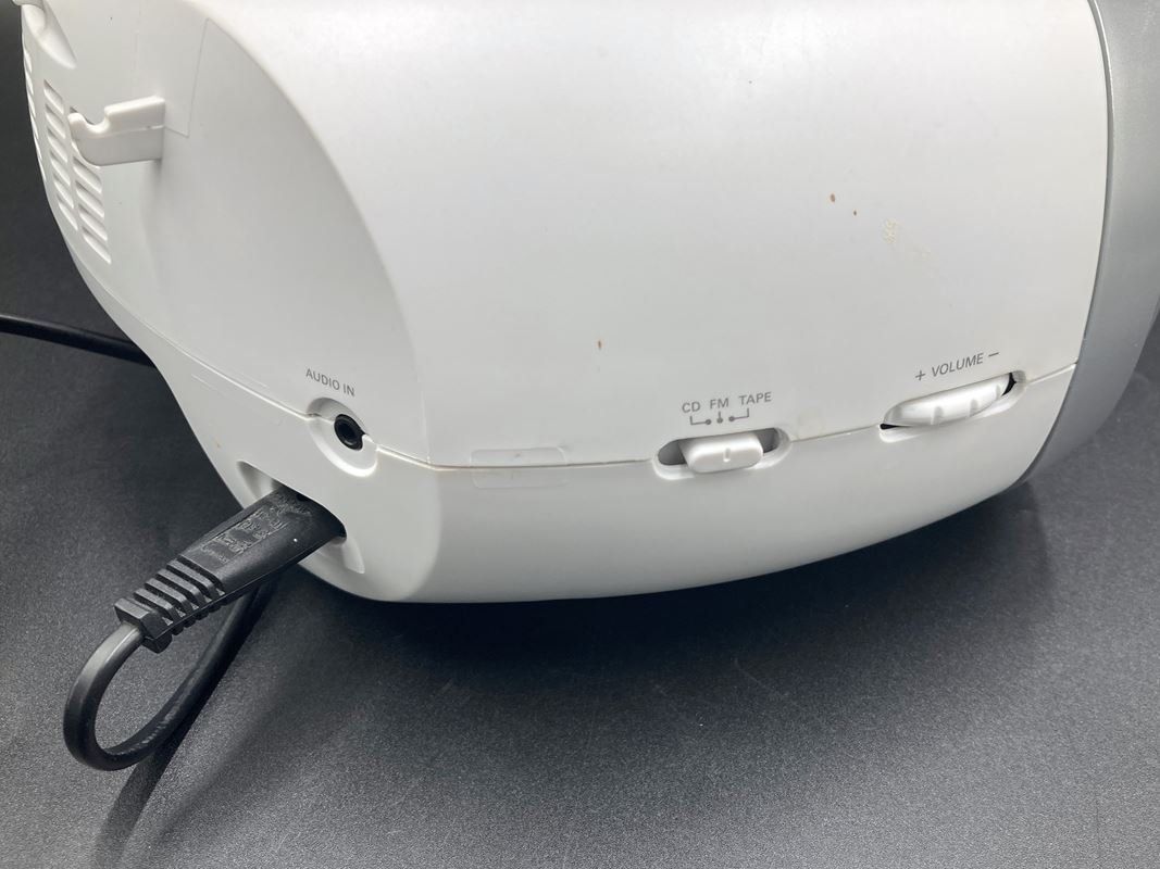Philips Lettore multimediale & Streamer: PHILIPS | AZ127 | CD-Player | Radio | Weiss/Silber – Usato da Wittenbach venduto da Restwert_St-Gallen 5