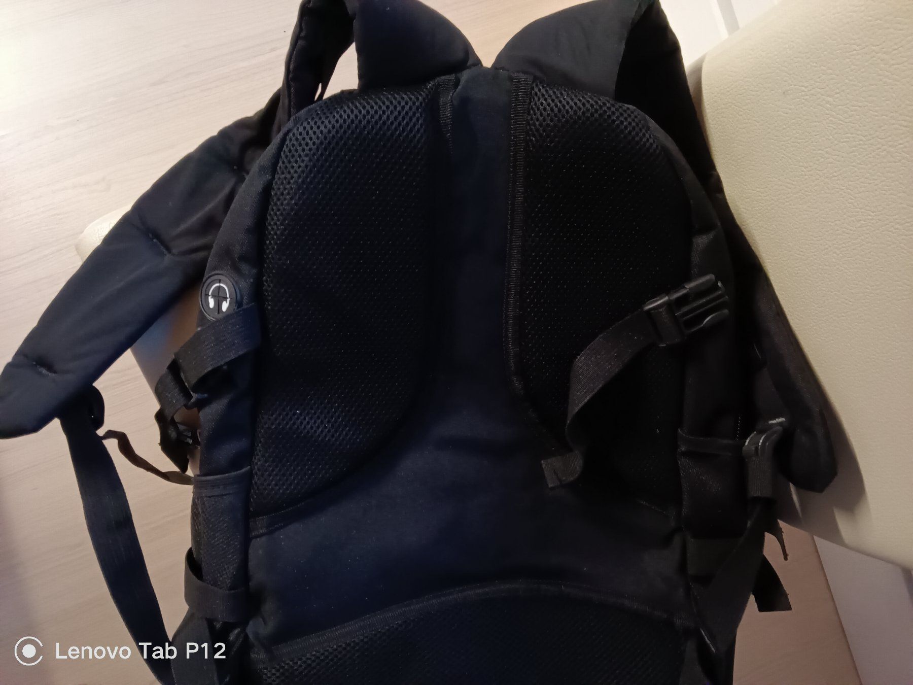 Zaini: Geräumiger Rucksack mit vielen Fächern – Usato da Horn venduto da Corazon15 6